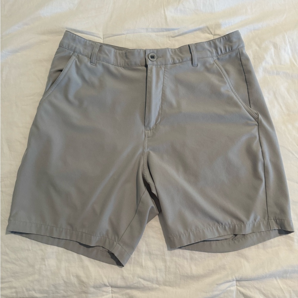 Men’s size 32 Puma Golf Shorts - 7 inch inseam - 4-way stretch *EUC*